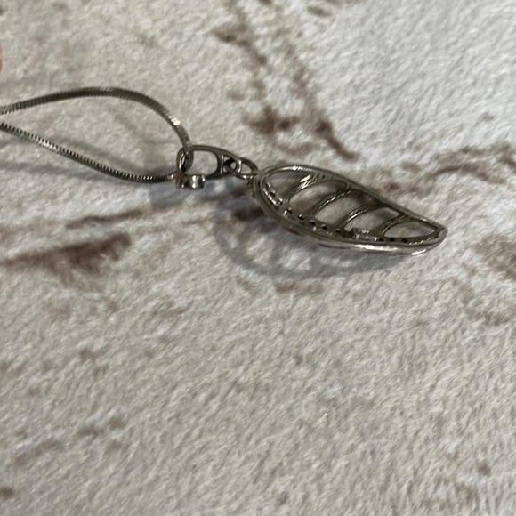 Silver White Gold Leaf Earrings Necklace - Picture 10 of 10